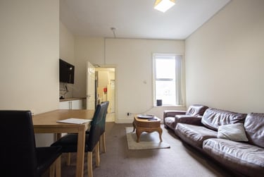 3 bed flat, Claremont Road, Spital Tongues, Newcastle, NE24AN - Image 1